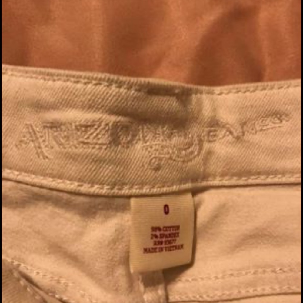Juniors cropped Capri jeans